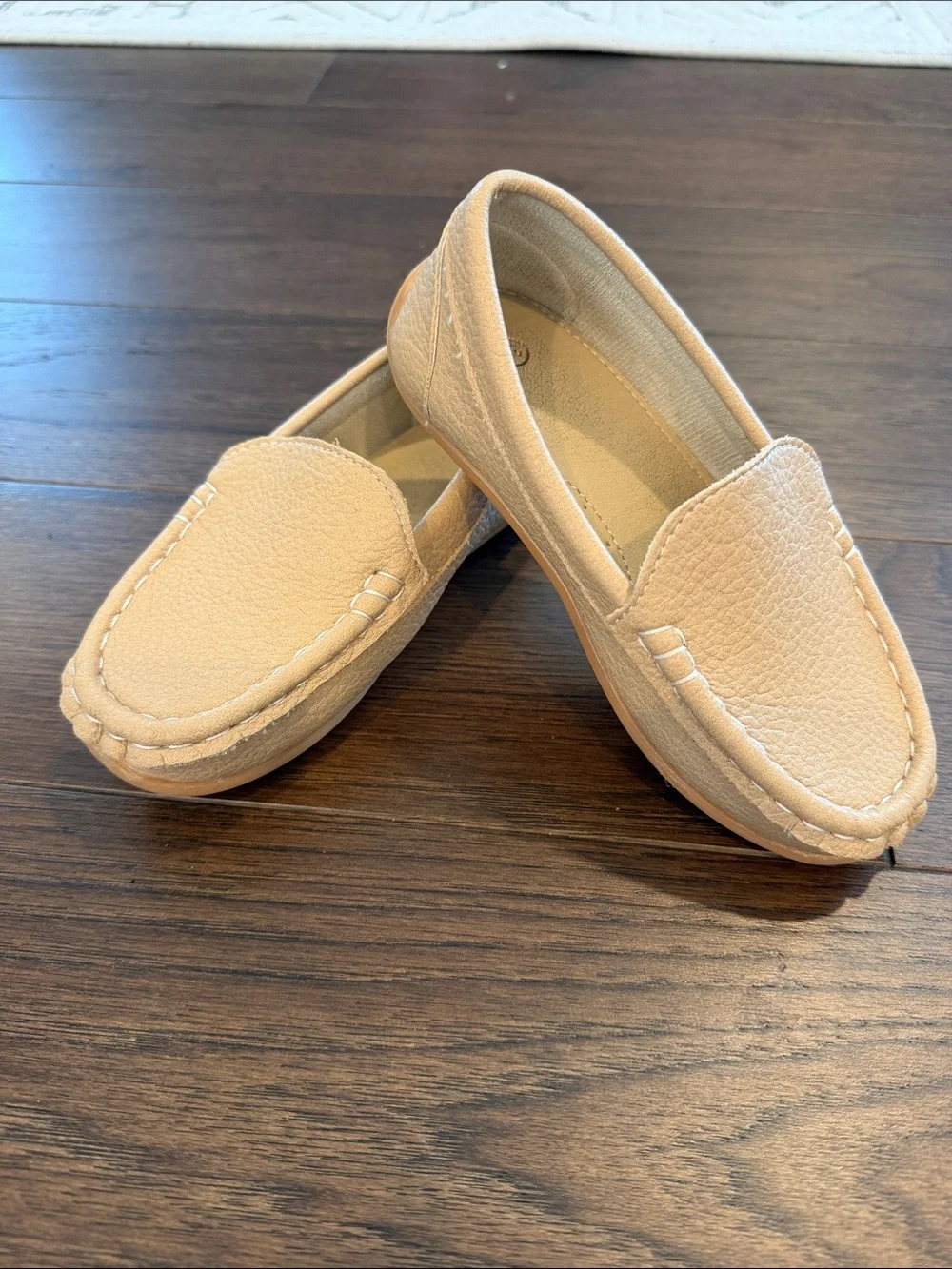 Kids Slip-On Loafers in Beige Size 30 (12) - C39-335
